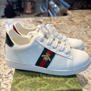 Gucci White and Green Sneakers with Signature Stripes